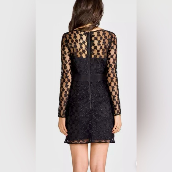 MILLY 'Cheetah' ~ Black Lurex Lace Illusion V-Neck Party Dress Size 6 - Picture 2 of 10